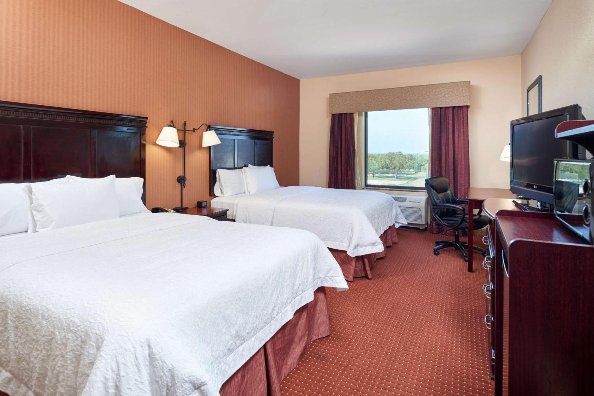Hampton & Austin South Hotel