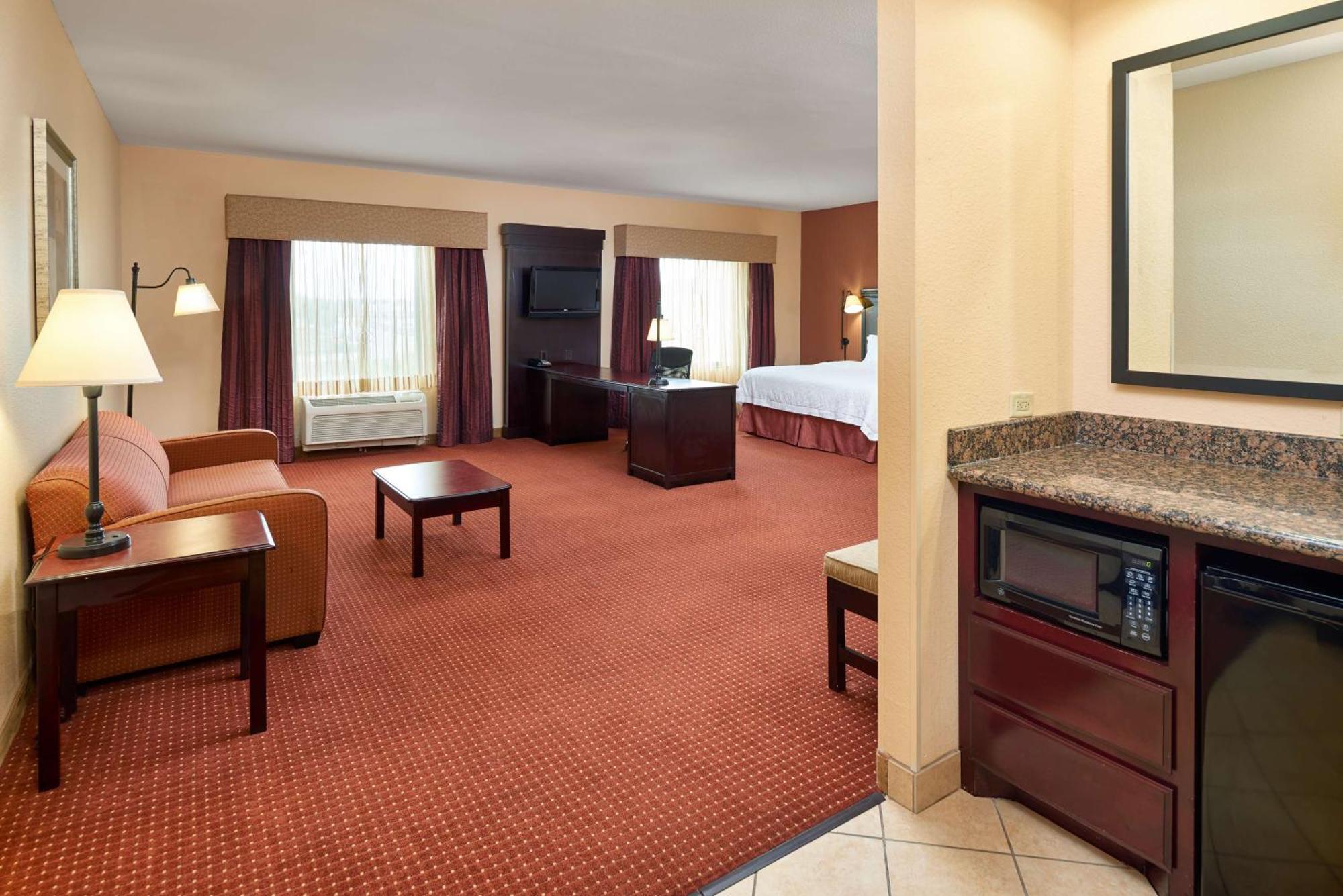 Hampton & Austin South Hotel Buda