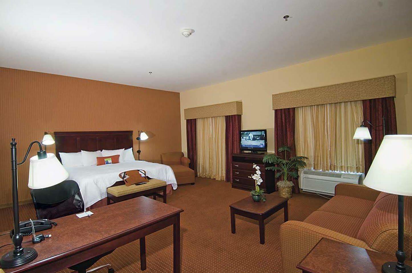 Hampton & Austin South Hotel 3*