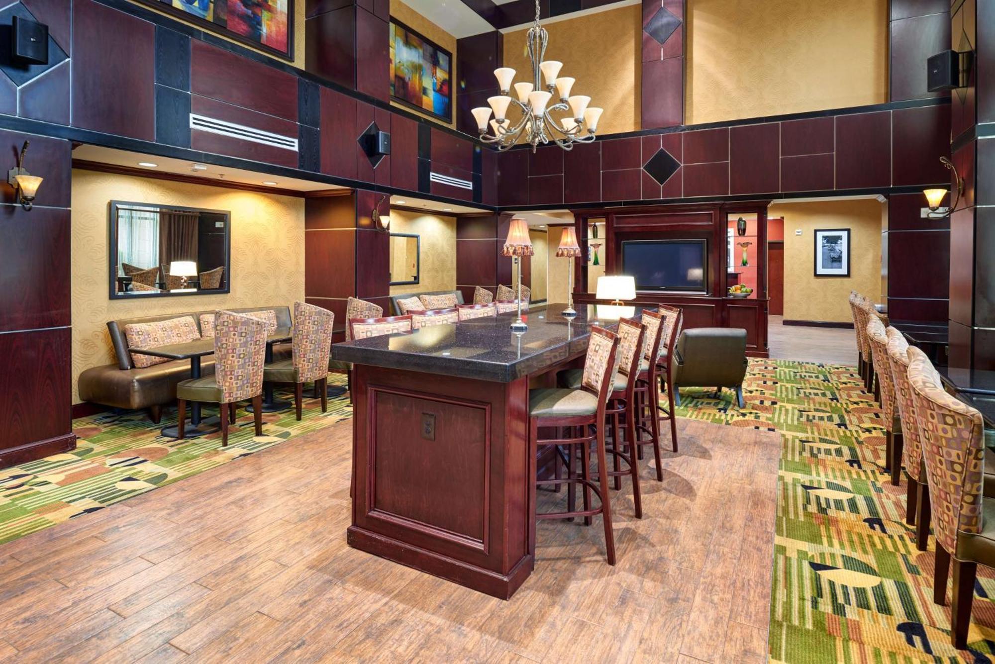 Hotel Hampton & Austin South 3*